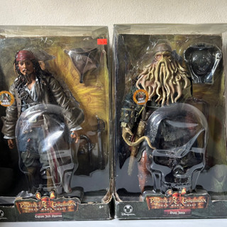 โมเดล ตัวใหญ่ 15 นิ้ว งานแท้ Disney store Pirates of the caribbean dead mans chest  ของใหม่เก่าเก็บ กล่องไม่สวย