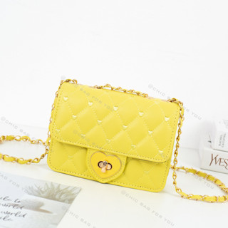 กระเป๋าสะพาย Fashion หน้าปักลายหัวใจ สายสะพายสายโซ่ (M894)