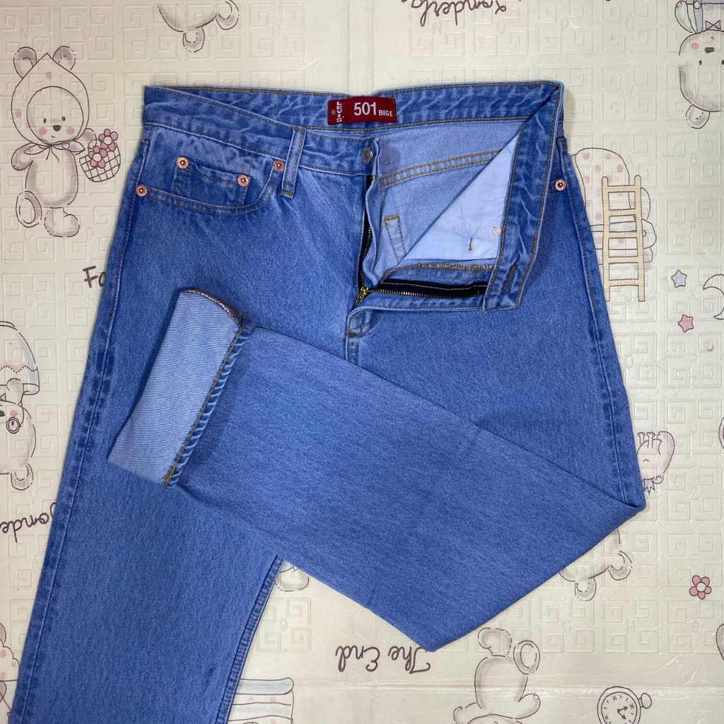 L-e-v-i'-s Big E 501 red line blue Made in USA