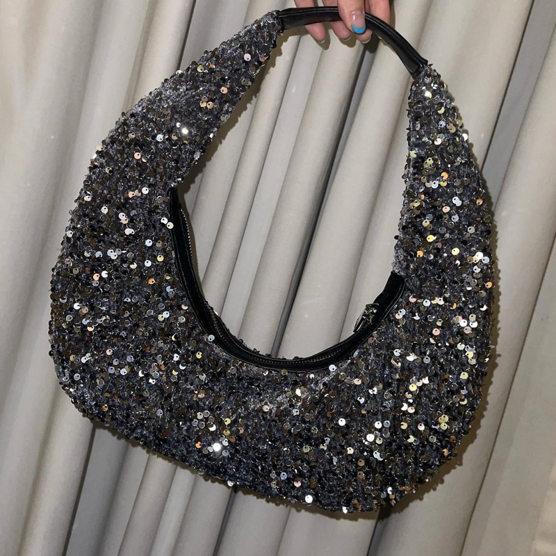 maggie round bag มีซิป