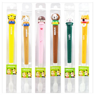 แปรงสีฟัน Puppy  ใช้ได้ทั้งเด็กและผู้ใหญ่ ด้ามจับตุ๊กตายางช่วยให้จับถนัดมือ หัวแปรงเล็กช่วยให้เข้าถึงซอกฟันด้านในได้ดี