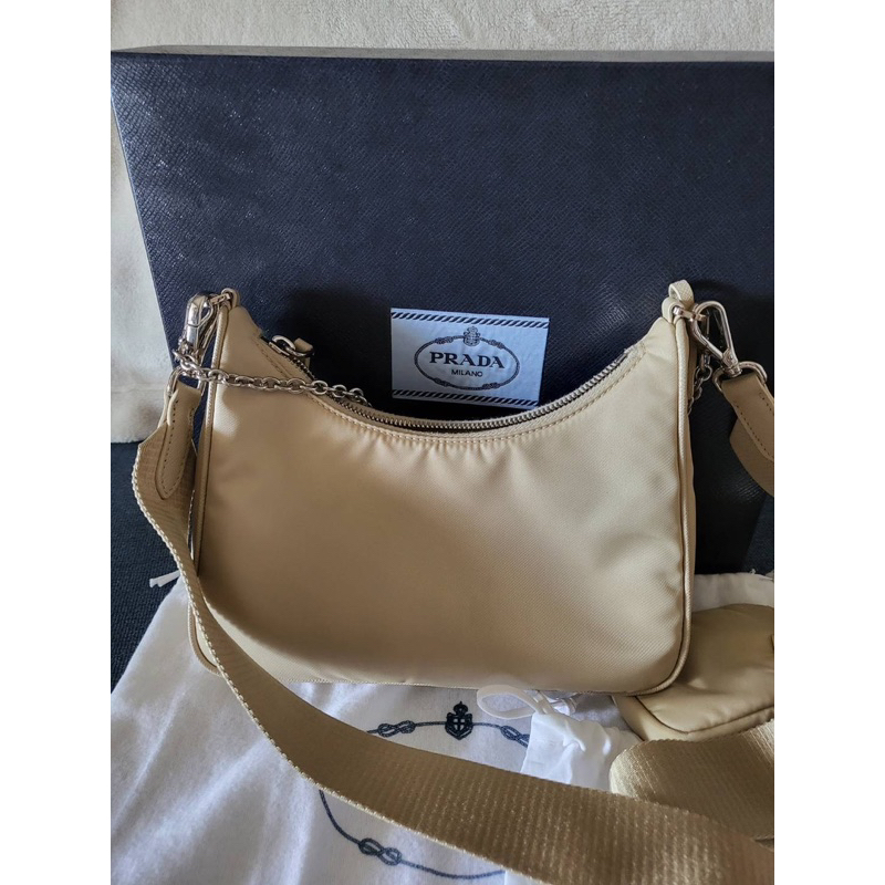 [ขายแล้ว] Prada Re-Edition 2005 Re-Nylon Bag สี Desert Beige