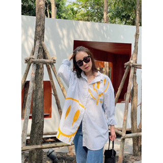 Smiley Softy Shirt Oversized 💛💚มาใหม่ เสื้อเชิ้ตสมายรี่ลายหน้ายิ้ม สกรีนหน้ายิ้ม ผ้าลายทาง