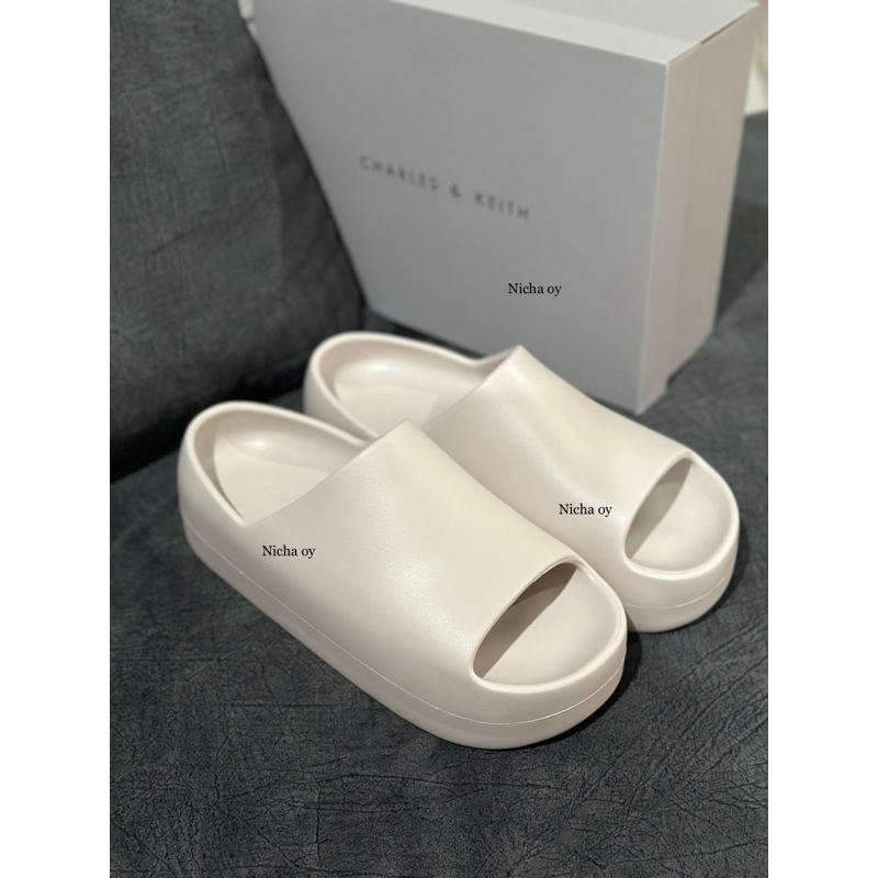 รองเท้าส้นตึก Charles&keith รุ่นฮอตฮิต 2090.- แท้จากshop อุปกรณ์ครบ