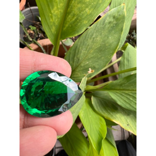 Lab Emerald pear 20x27mm- 45cts