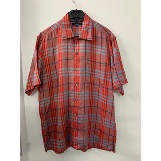 Burberry เสื้อเชิ้ตลายแดงค่ะ สภาพใหม่ๆเลยค่ะ