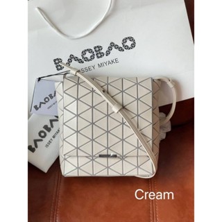 📮@2,150.-(Large)💖💖Valentine &amp; Love SALE 9 % +🎉 ส่งฟรี EMS 🎉💖💖💯Baobao Issey Miyake Off-White Flap Messenger Bag(Large)