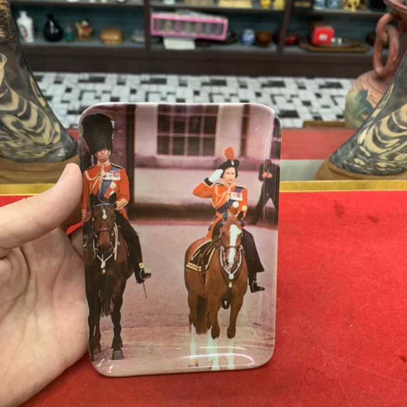 จานลาย qeen elizabeth