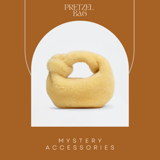 B294-B296: Pretzel Bag | Mystery Accessories กระเป๋า กระเป๋าถือ กระเป๋าขน กระเป๋าสีขาว