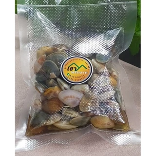 หอยเสียบดองน้ำปลา รสเค็มหวาน ( บรรจุ 220 กรัม) ดองด้วยน้ำปลาอย่างดี กลิ่นหอม รสเค็มหวานกลมกล่อม ไม่เค็มเกิน