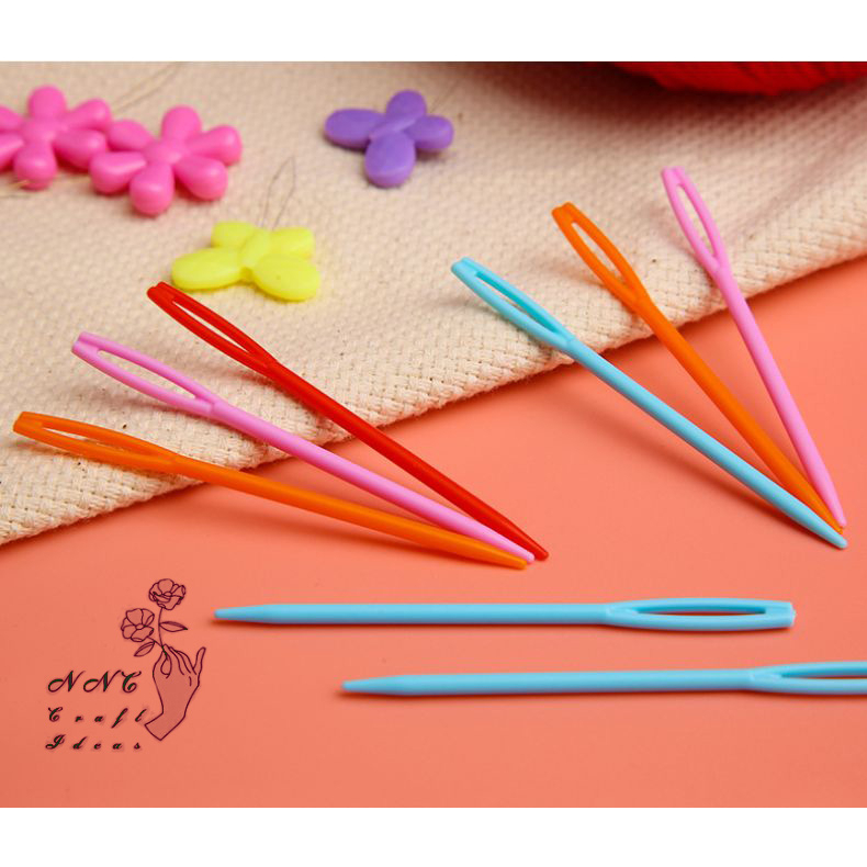 เข็มพลาสติก ไว้เย็บไหมพรม แพค 5 เล่ม และ 10 เล่ม เป็นเข็มสำหรับเก็บงานไหมพรม หัวมน ไม่คม คุณภาพดี สีสวย