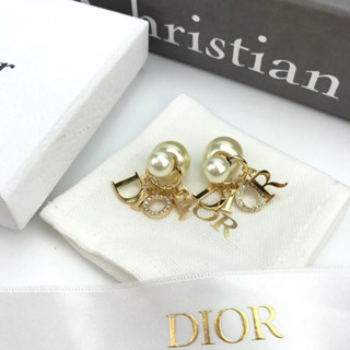 👛ของแท้💯% New! Dior Earring (❗️เช็คสต็อคสอบถามก่อนสั่งอีกทีนะคะ📲)