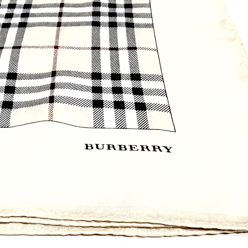 Burberry ผ้าเช็ดหน้า มือสอง ลายเอกลักษณ์