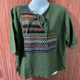 เสื้อผ้าเกล็ดเต่า_แต่งช่องกระเป๋าหน้าผ้านากา(อก41นิ้ว)
