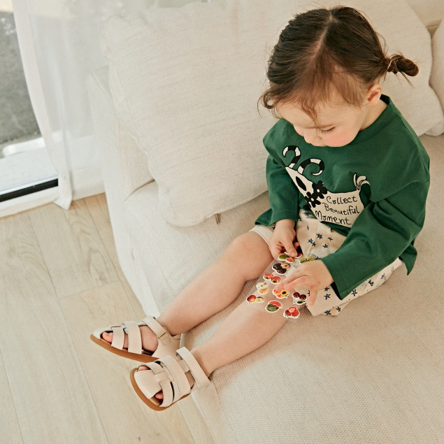 Littlebluelamb รองเท้าเด็ก 0-2 ปี (BBB225130) summer2022 ลำลองสีน้ำตาล สีครีม ขายดี ใส่สบาย ไม่อับ supportข้อเท้า