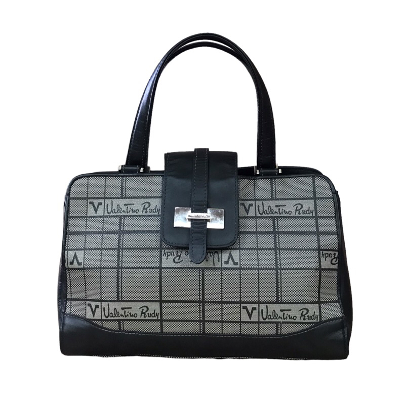 Valentino Rudy กระเป๋าถือหนังแท้สีดำ♠️