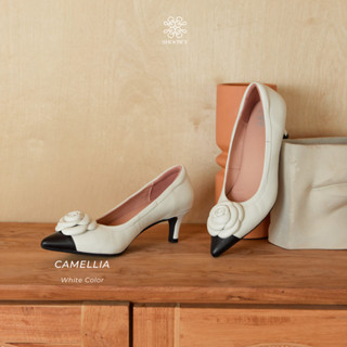 รองเท้าหนังแกะรุ่น Camellia White color (สีขาว)