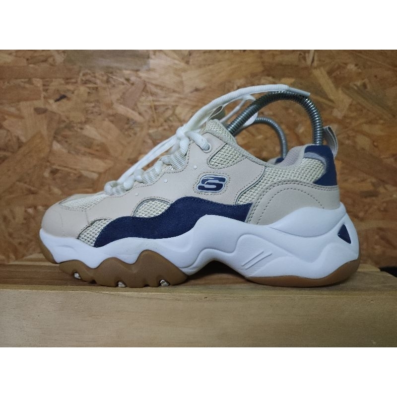 Skechers​ D'LITES​ 3  ยาว​ 23.5​ ซม.