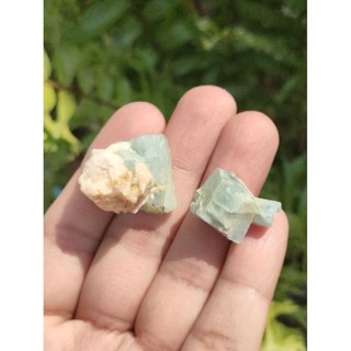 🌊 อความารีน ก้อนดิบ สีสวยทรงสวย ธรรมชาติ( Blue Aquamarine ) 🌸 ก้อนดิบ ทรงเหลี่ยม เนื้อสวย สำหรับนักสะสมหินสวยงาม น่ารักๆ