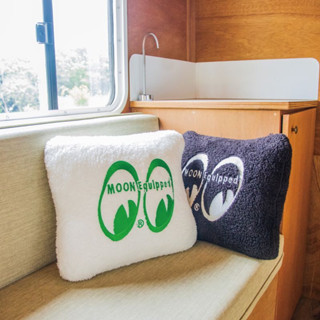 หมอน MOON Equipped Eyeshape Fleece Pillow