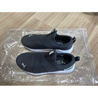 Puma slip on รุ่นพื้น soft foam size 7 US (มือสองของแท้ใส่ครั้งเดียวซื้อมาจากเมกา)