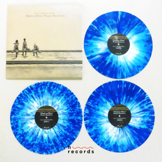 (ส่งฟรี) แผ่นเสียง Attack On Titan Season 1 (Original Soundtrack) (Limited Blue &amp; White Splatter Vinyl 3LP)