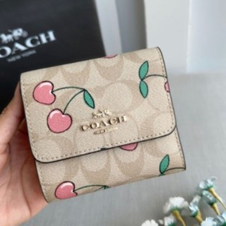 Coach Small Trifold Wallet กระเป๋าสตางค์ 3 พับ ใบสั้น