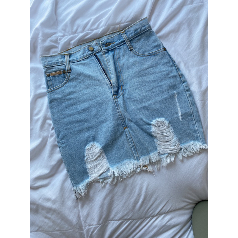 กระโปรงยีนต์ (Jean skirt)