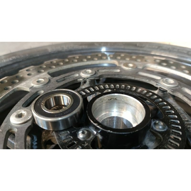 ลูกปืนล้อ CB650 CBR650 CB650F CB650R 2013-2023