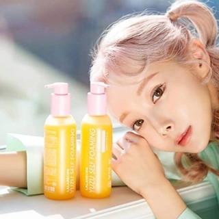 Lalarecipe Yuzu Self Foaming 3 in 1 Peel Cleanser 200 ml.