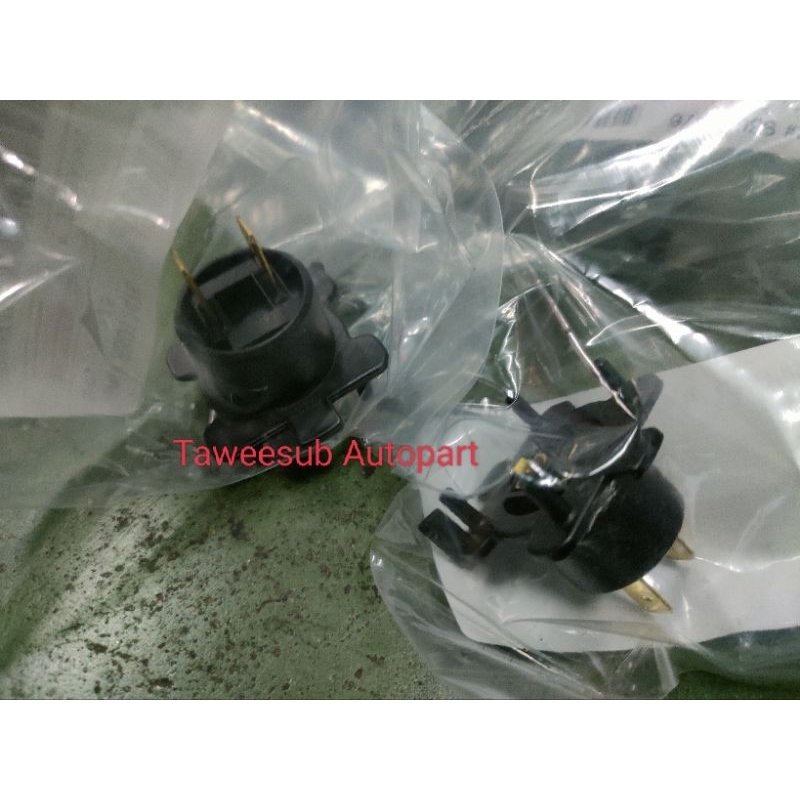 ขั้วหลอดไฟหน้าแท้ PROJECTOR D-MAX'2007