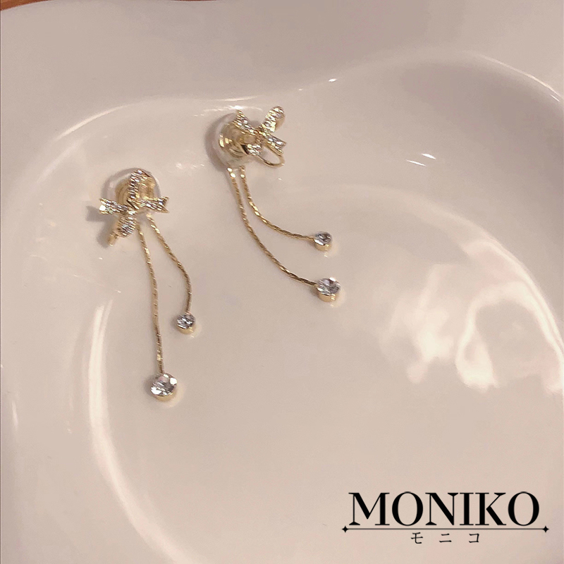 MONIKO حلق متدلٍ بفيونكة وشراشيب — صورة 3