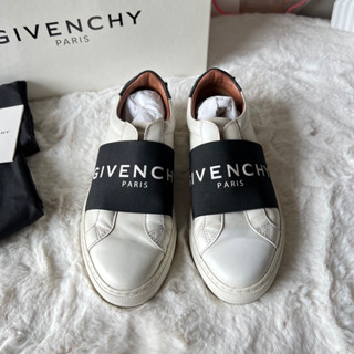 Good con‼️ G i v e n c h y sneaker size 36.5 (พื้นใน 22.5cm ) สภาพดีค่า มีรอยใช้งาน ยังไม่เคยทำความสะอาดใดๆค่า คู่