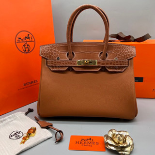 กระเป๋าถือ Birkin ฝาปั้มลายจระเข้  Size 30 cm