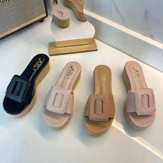 รองเท้าส้นตึก 2 นิ้ว size ปกติ 36-40 (ขนมปังเข็มขัด) งานสีโทนนู้ด มี 4 สี คาดหน้าเท้าทรงจีบ ทรงสวย น้ำหนักเบา มิกซ์แอนด์