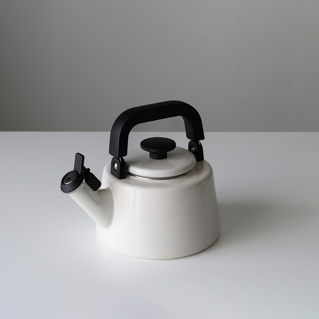 FUJIHORO - COTTON 2.1 LTR. WHISTLING TEA KETTLE (WHITE) (SKU : CTN-2.1WK.W)
