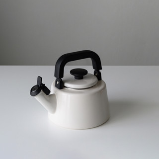 FUJIHORO - COTTON 2.1 LTR. WHISTLING TEA KETTLE (WHITE) (SKU : CTN-2.1 WK.W)