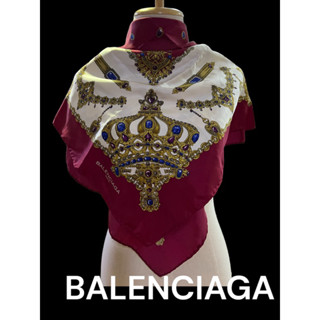 BALENCIAGA PARIS SILK100% ของแท้มือสอง  ผ้าพันคอ ผ้าคลุมไหล่ BALENCIAGA PARIS ไหม100% ขนาด78*78cm.  สภาพสวยกริบ