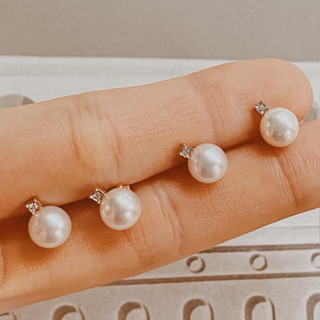 Gails EFK421 Pearl Studs !!