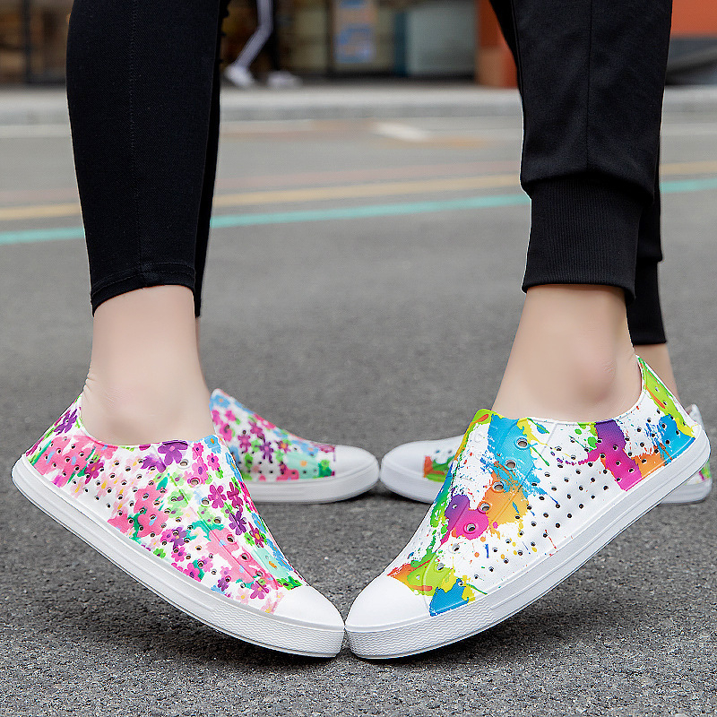 Qiaoyiluo ฤดูร้อนใหม่คู่ Graffiti ผู้ชายและผู้หญิงรองเท้าแตะลมสบายๆ