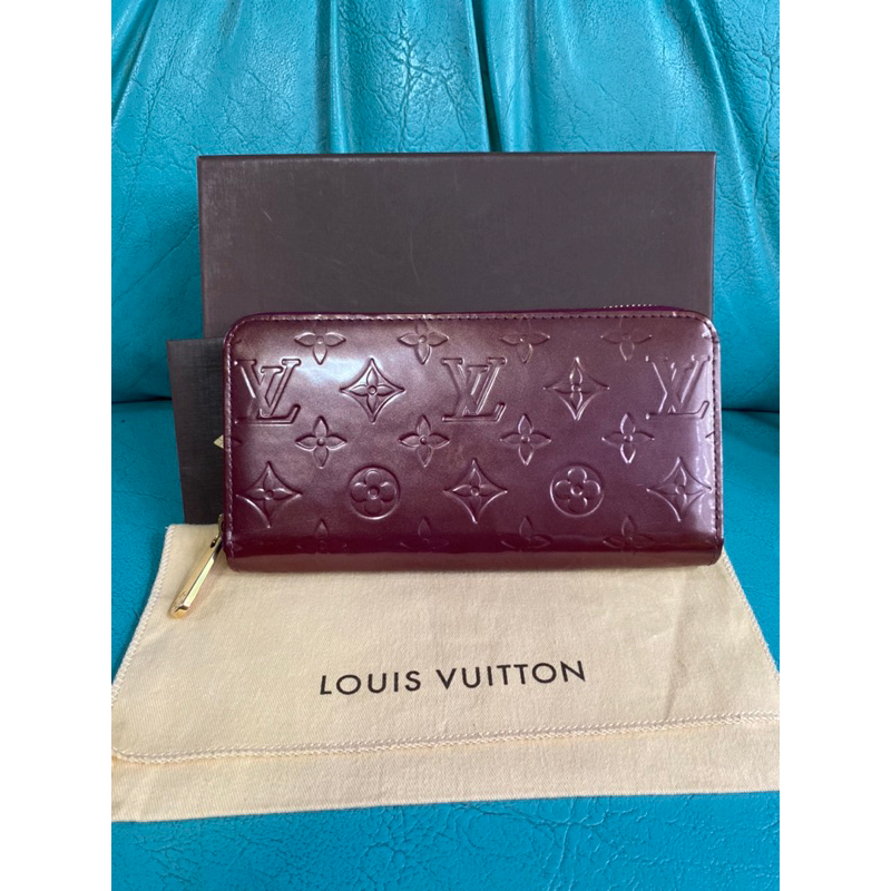 LV Zippy Wallet DC08