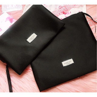 กระเป๋ากุชชี่ Satin Black Pouch GUCCI Beauty Large Female  Makeup Bag  (สีดำ)ใส่เครื่องสำอาง ของเเท้