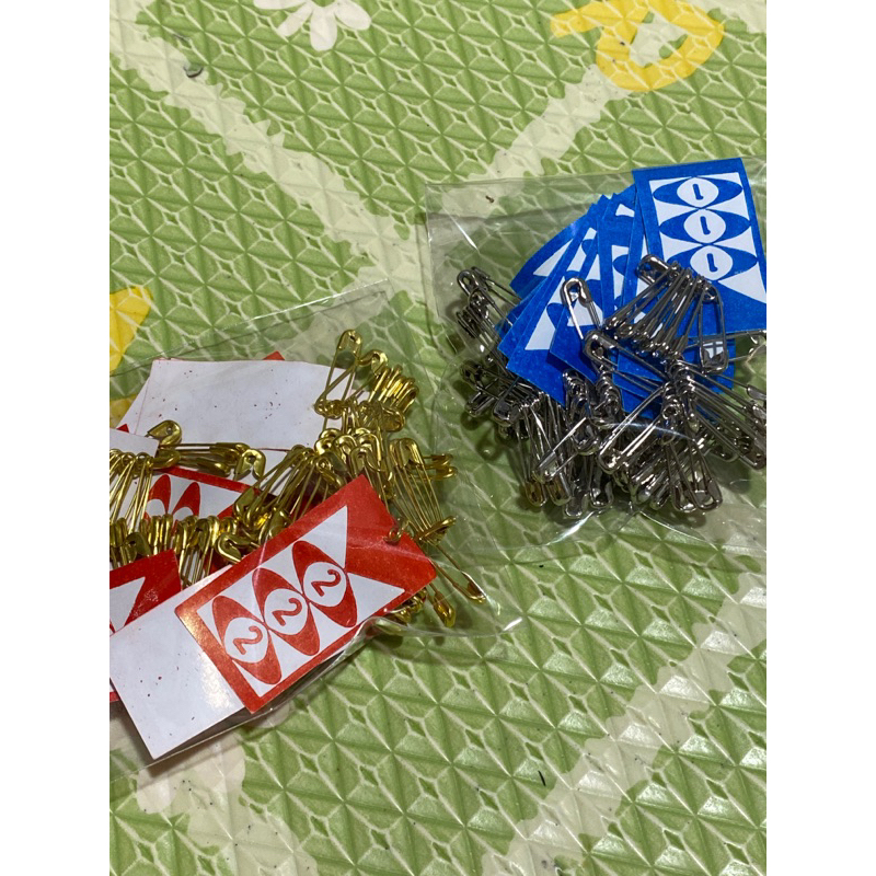 เข็มกลัด จิ๋ว สีเงิน และ สีทอง 40 ตัว ขนาด 1.8 ซม. ราคาถูก