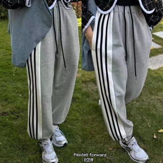 🇰🇷New🇰🇷  Korea stripe joggers pant กางเกงขายาวสปอร์ต ดีเทลแต่งแถบขาวดำ ลายทางเก๋ชิคมากกกก