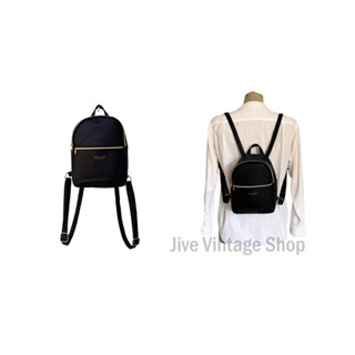 กระเป๋าเป้ mini // mini backpack ใบเล็กน่ารัก ทำจากหนัง pu ทั้งใบ น้ำหนักเบา กระทัดรัด มือสอง สภาพดีมากๆ จากตู้ญี่ปุ่น