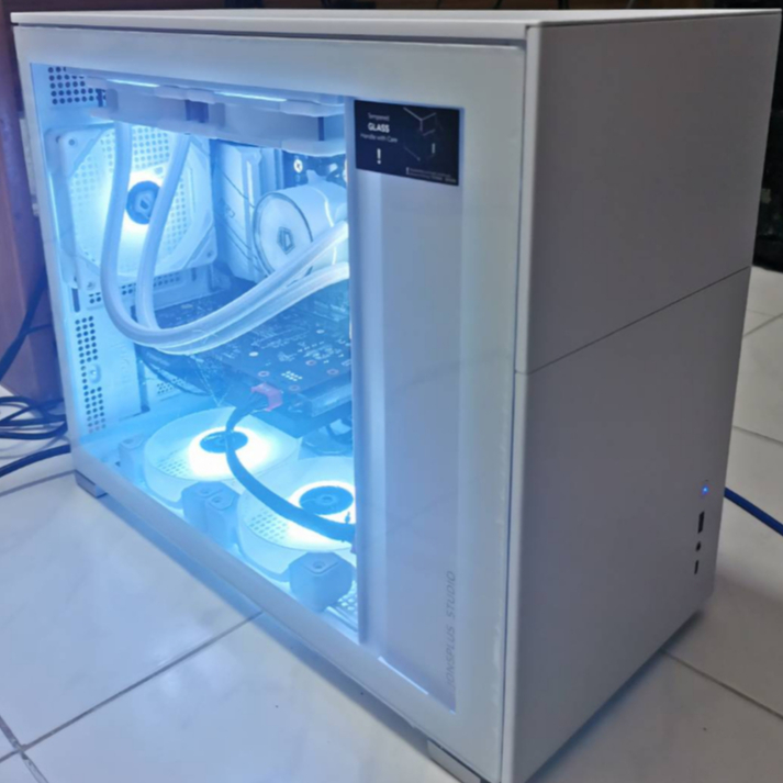 คอมพิวเตอร์ สีขาว Ryzen 5-5600G RX6600