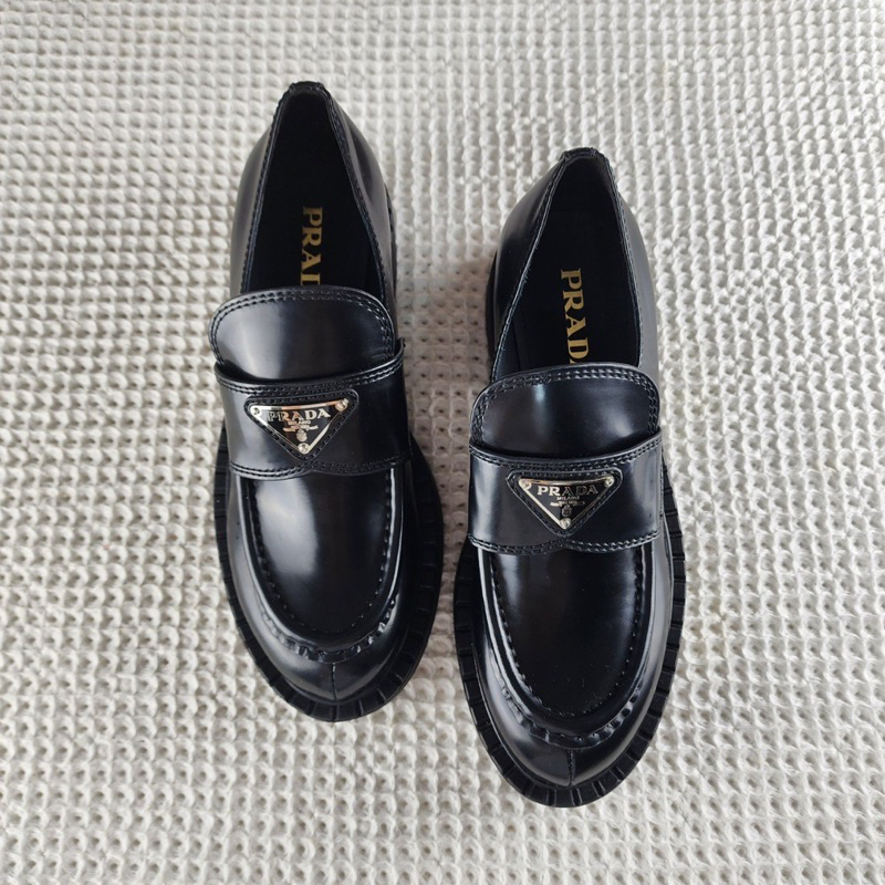 รองเท้า Prada 💯 Brandname แท้ มือสอง