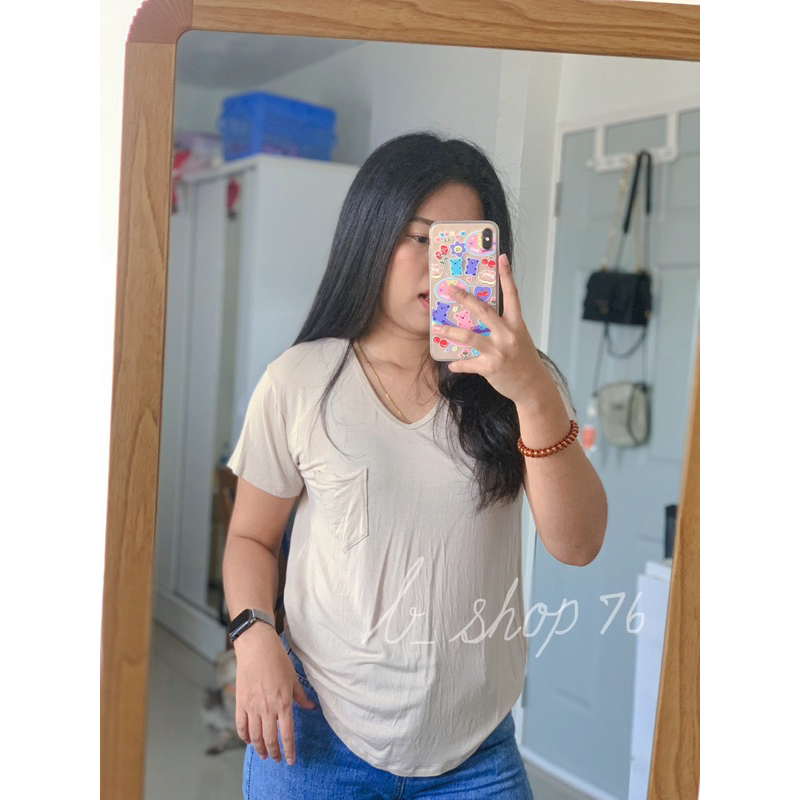 เสื้อเรย่อนคอวีมีกระเป๋า อก36-42 ยืดสุด44 ผ้ายืดตามตัว งานรัดรูป มีบริการเก็บปลายทาง สินค้าถ่ายจากงานจริง BS006