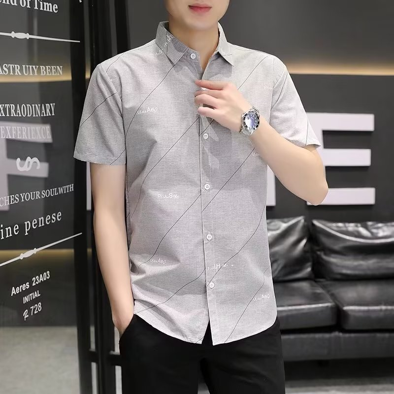 เสื้อเชิ้ตแขนสั้นผู้ชายฤดูร้อนสไตล์เกาหลีธุรกิจเข้ารูปแมทช์ลุคง่ายต่อต้านริ้วรอยนักเรียน