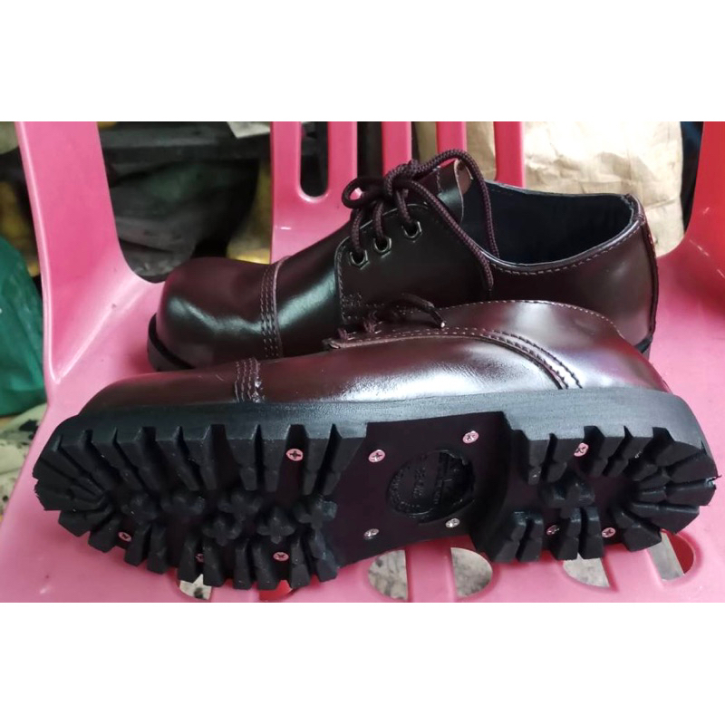 รองเท้าหัวเหล็กอันเดอร์กราวหนังน้ำมันแท้ 100% Safety  shoesหนังวัวขัดเงาสีดำและสีน้ำตาล สวยงามทนทาน